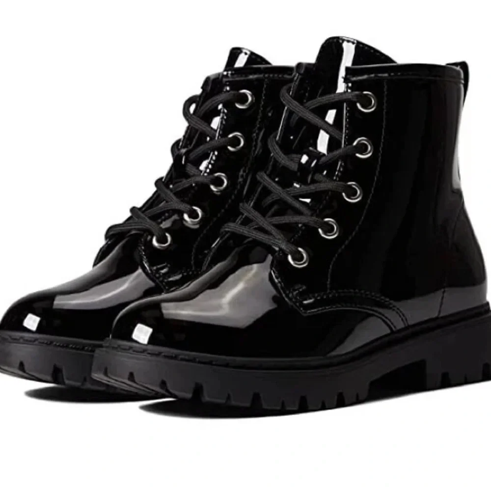 Steve Madden • JRockk Boots Kids Black Patent Round Toe Boots